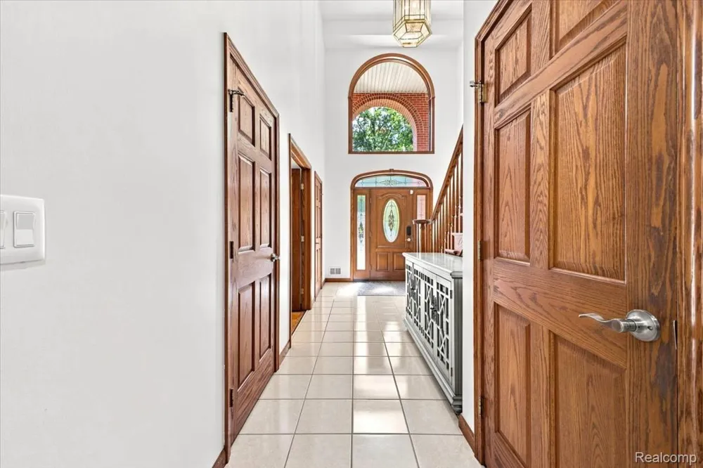 8610 Ferry Road Grosse Ile Township, MI 48138