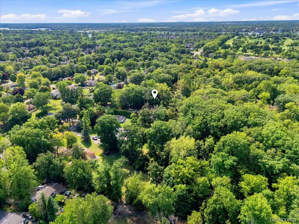 8610 Ferry Road Grosse Ile Township, MI 48138
