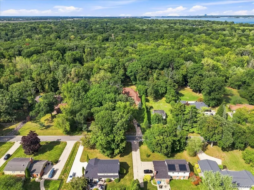 8610 Ferry Road Grosse Ile Township, MI 48138