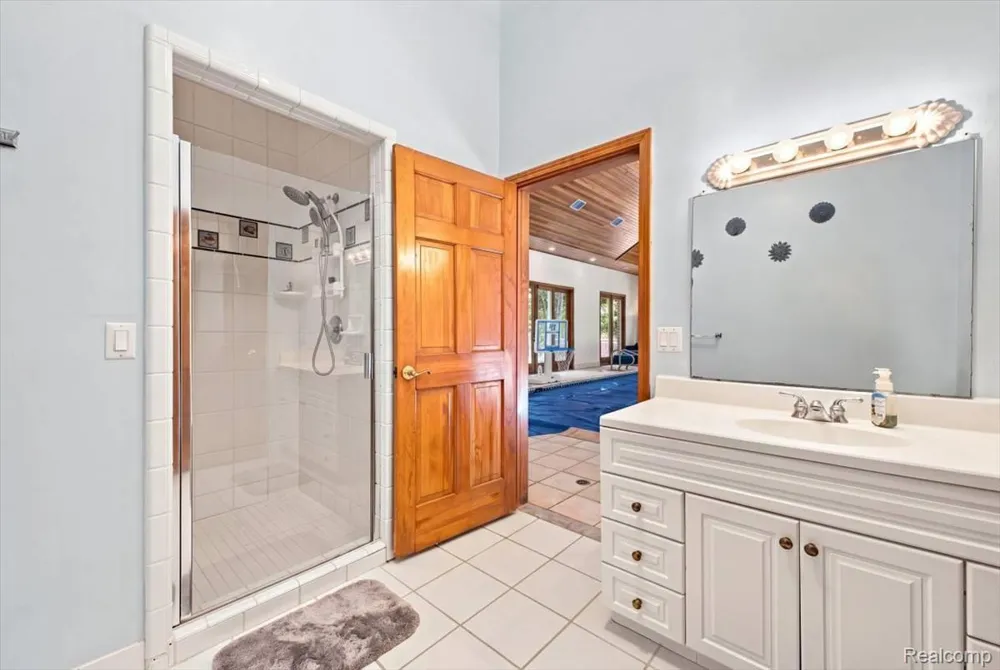 8610 Ferry Road Grosse Ile Township, MI 48138
