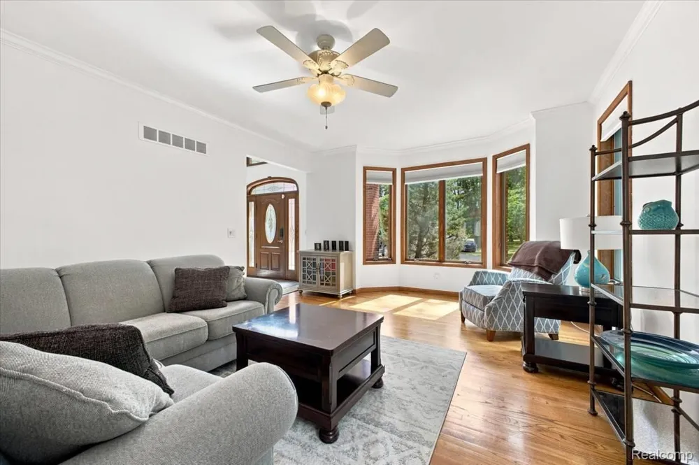 8610 Ferry Road Grosse Ile Township, MI 48138