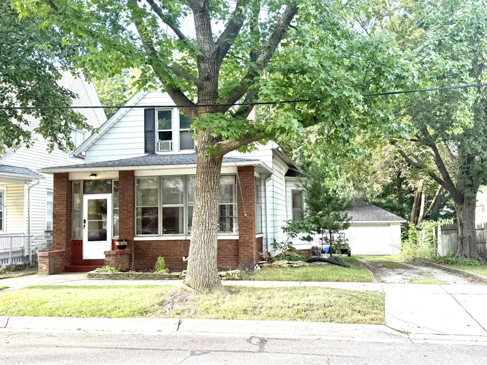1017 Harrison Avenue St. Joseph, MI 49085