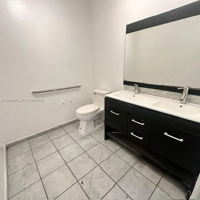 12905 W Okeechobee Rd #E-1 Hialeah Gardens, FL 33018