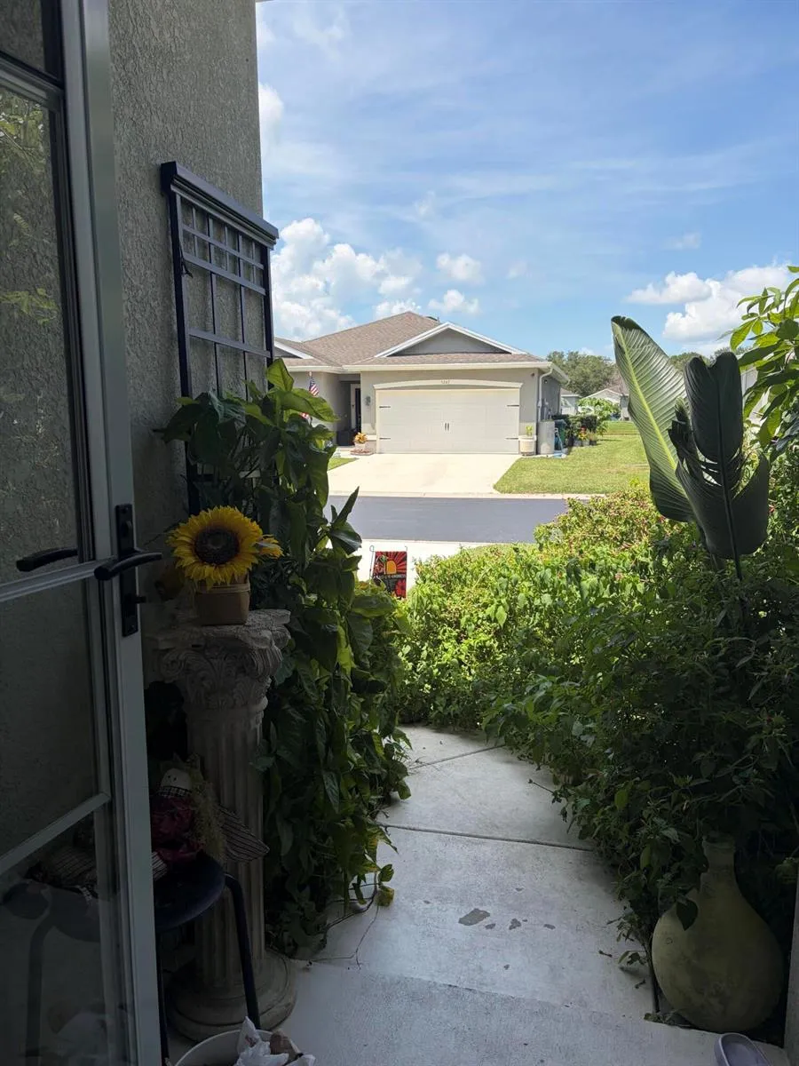 5250 Oakland Lake Circle Fort Pierce, FL 34951