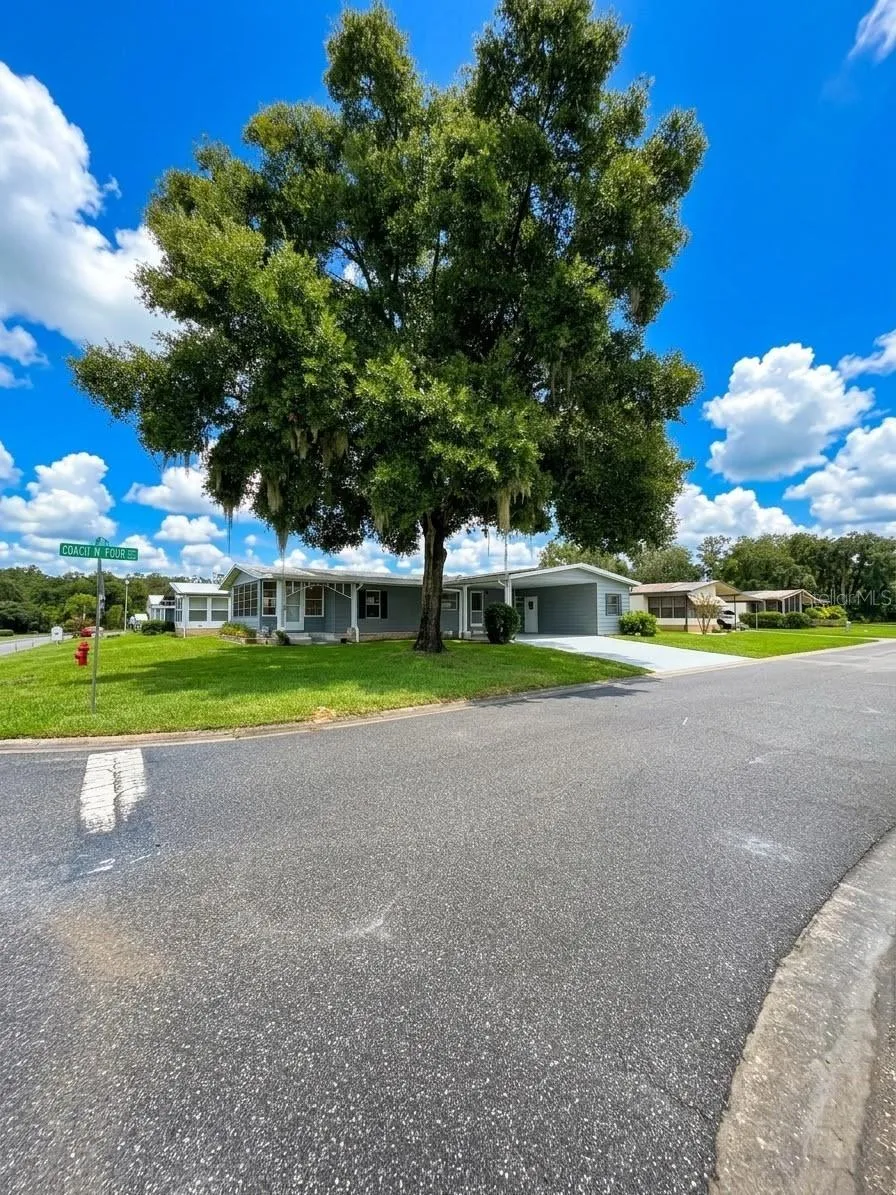 2353 W COACH N FOUR DRIVE Leesburg, FL 34748