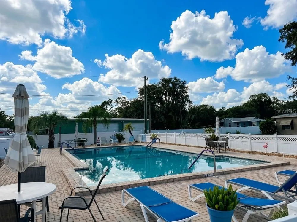 2353 W COACH N FOUR DRIVE Leesburg, FL 34748