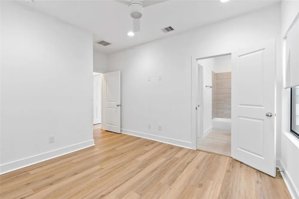 4861 Rich Oak Drive Houston, TX 77018