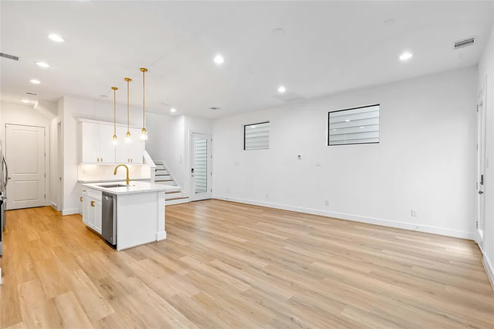4861 Rich Oak Drive Houston, TX 77018