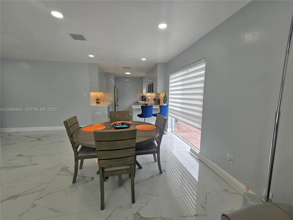 19115 Bel Aire Dr Cutler Bay, FL 33157