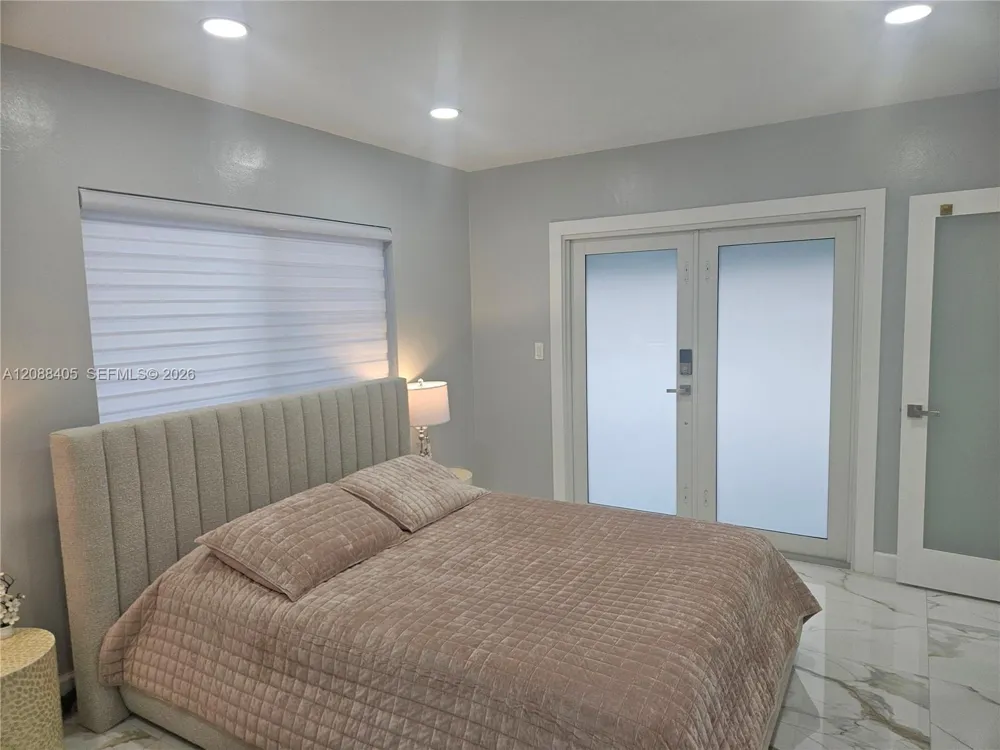 19115 Bel Aire Dr Cutler Bay, FL 33157