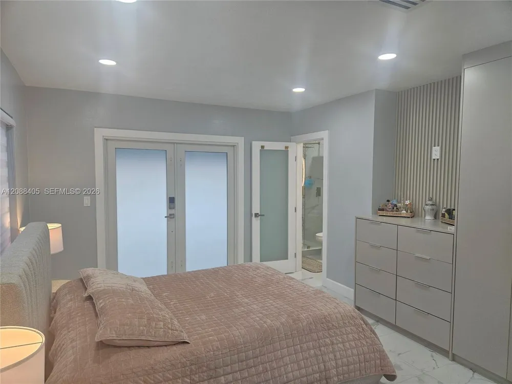 19115 Bel Aire Dr Cutler Bay, FL 33157
