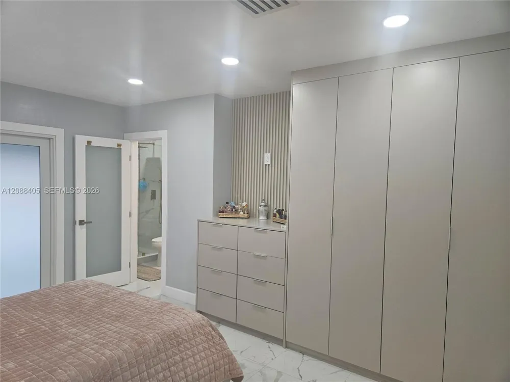 19115 Bel Aire Dr Cutler Bay, FL 33157