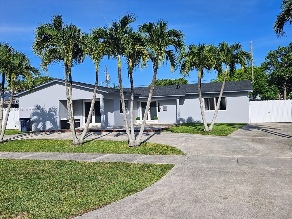 19115 Bel Aire Dr Cutler Bay, FL 33157