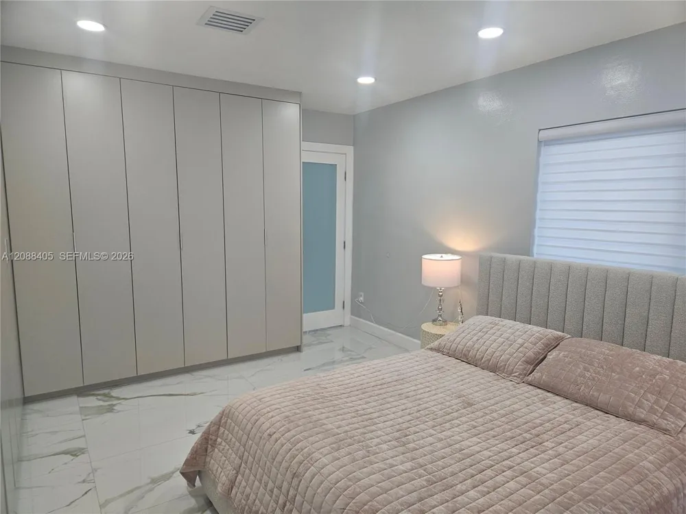 19115 Bel Aire Dr Cutler Bay, FL 33157