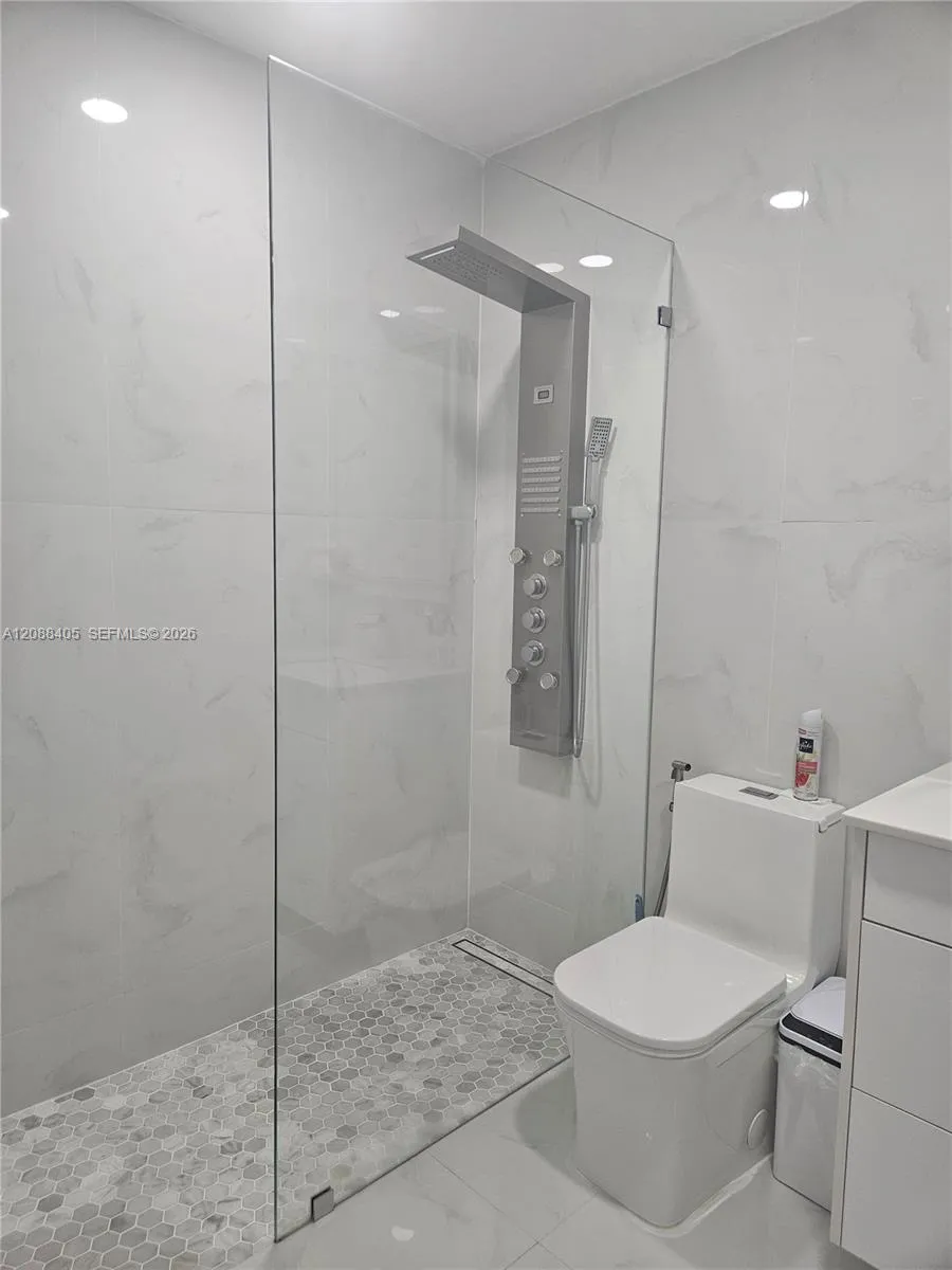 19115 Bel Aire Dr Cutler Bay, FL 33157