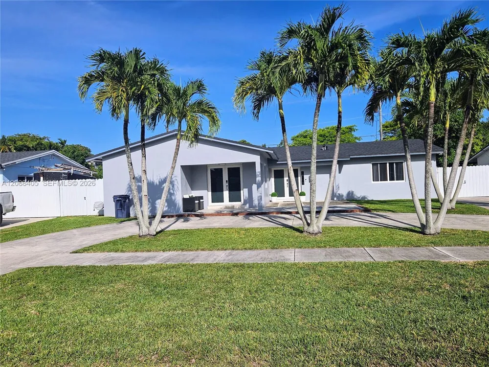 19115 Bel Aire Dr Cutler Bay, FL 33157