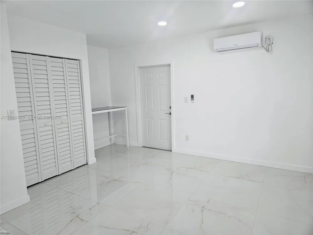 19115 Bel Aire Dr Cutler Bay, FL 33157