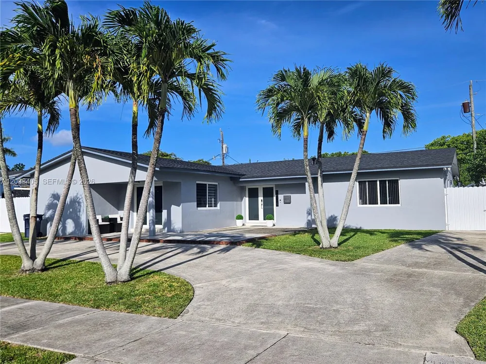 19115 Bel Aire Dr Cutler Bay, FL 33157