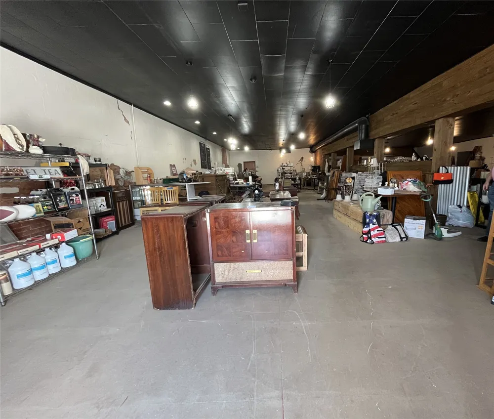 211 Oak Avenue Comanche, OK 73529