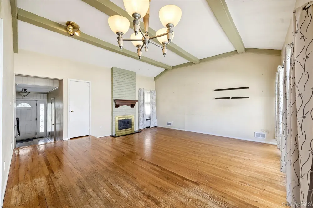 156 Broadway Massapequa Park, NY 11762