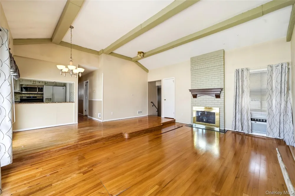 156 Broadway Massapequa Park, NY 11762