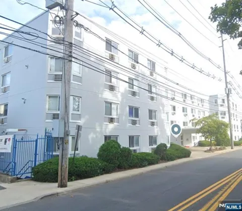 333 Grand Avenue 3C