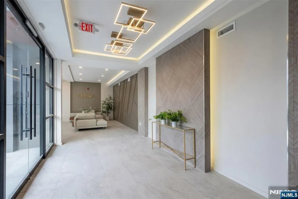 48 Grand Avenue 203 Palisades Park, NJ 07650