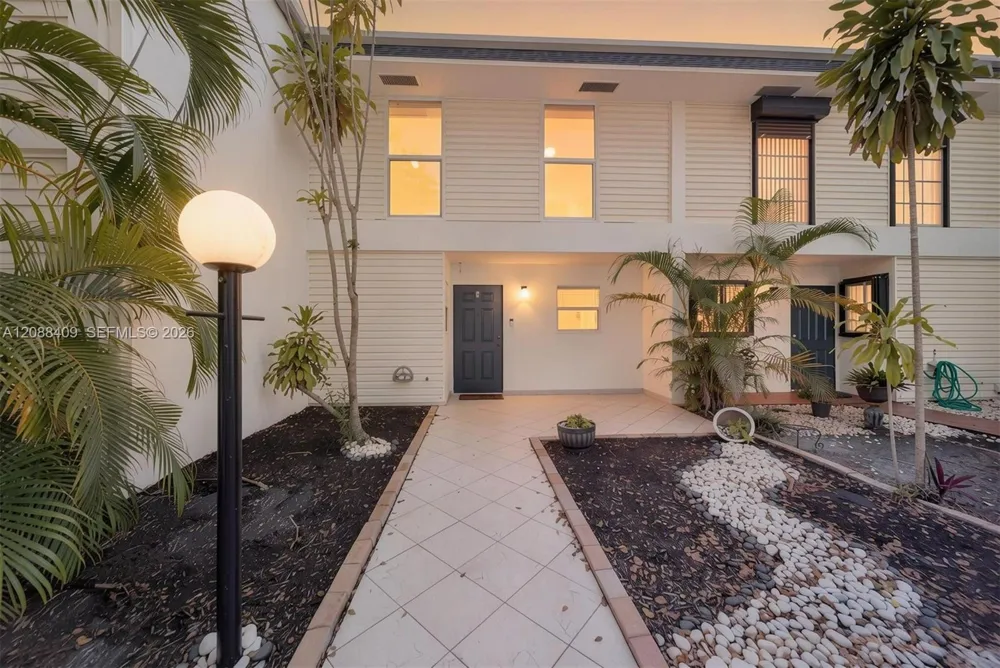 2801 34 Ave Hollywood, FL 33021
