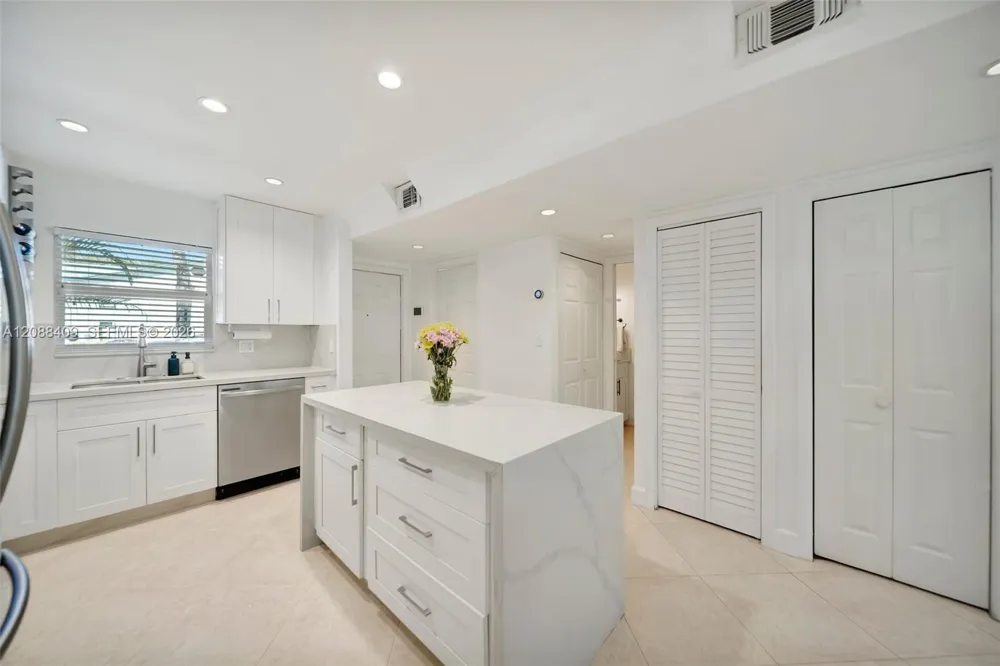 2801 34 Ave Hollywood, FL 33021