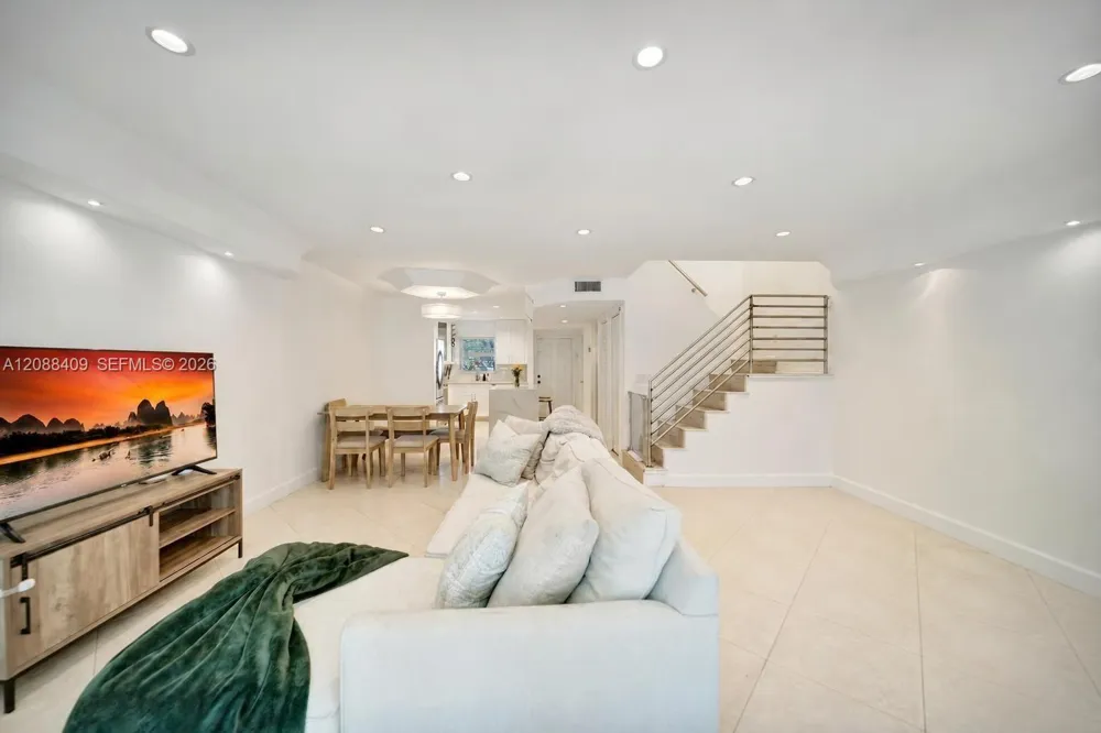 2801 34 Ave Hollywood, FL 33021