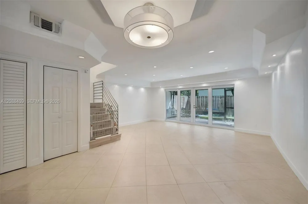 2801 34 Ave Hollywood, FL 33021