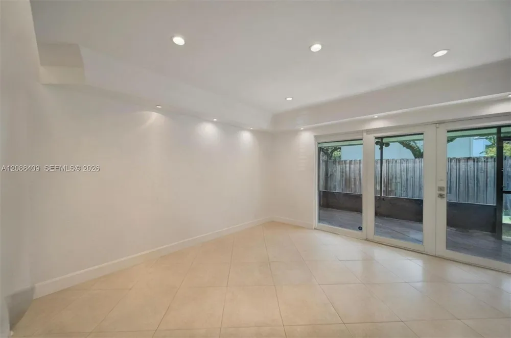 2801 34 Ave Hollywood, FL 33021