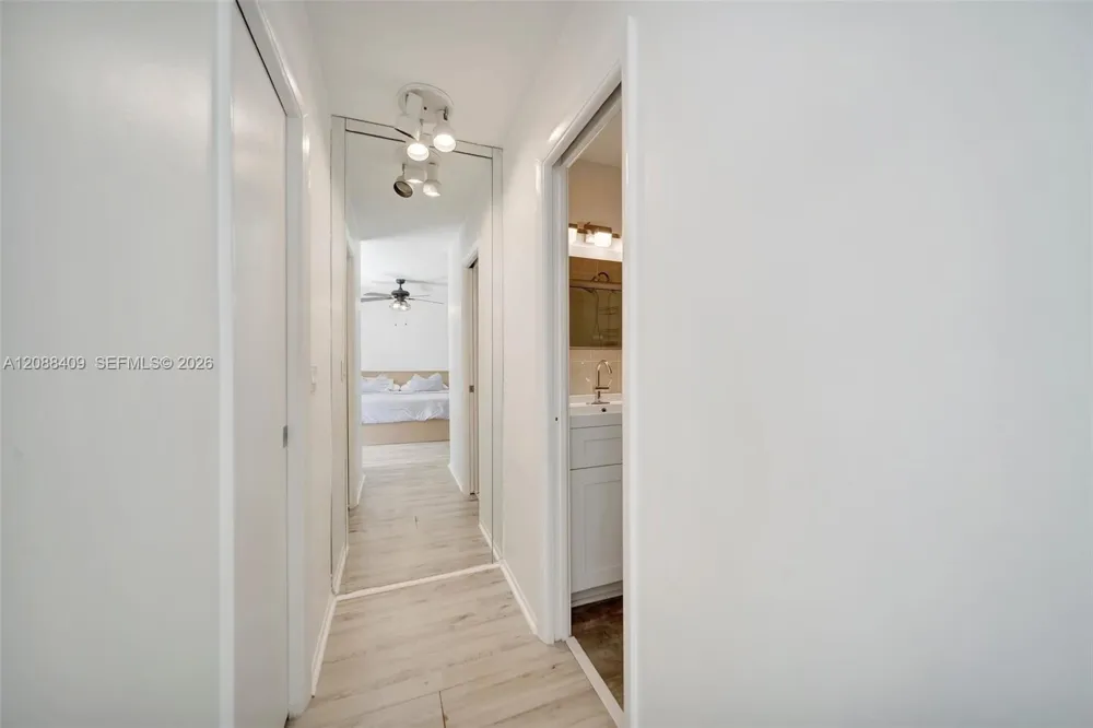 2801 34 Ave Hollywood, FL 33021