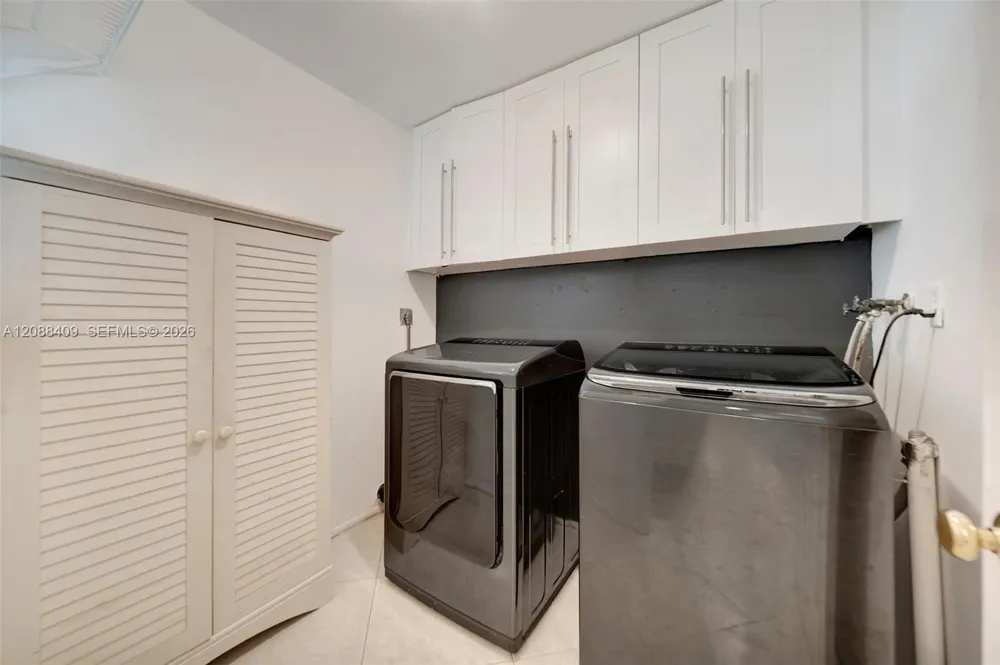 2801 34 Ave Hollywood, FL 33021