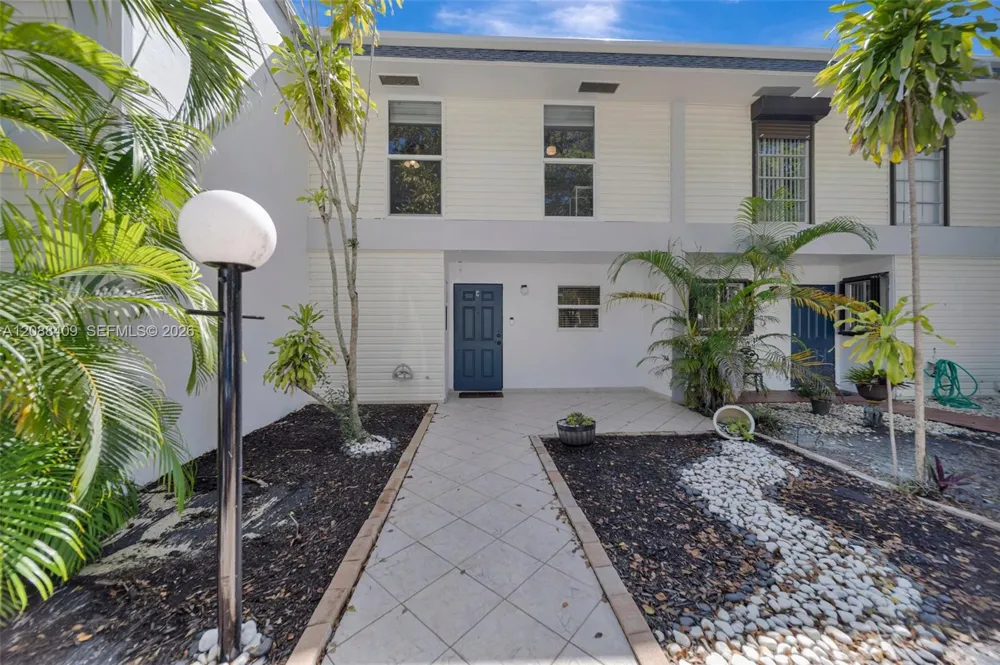 2801 34 Ave Hollywood, FL 33021