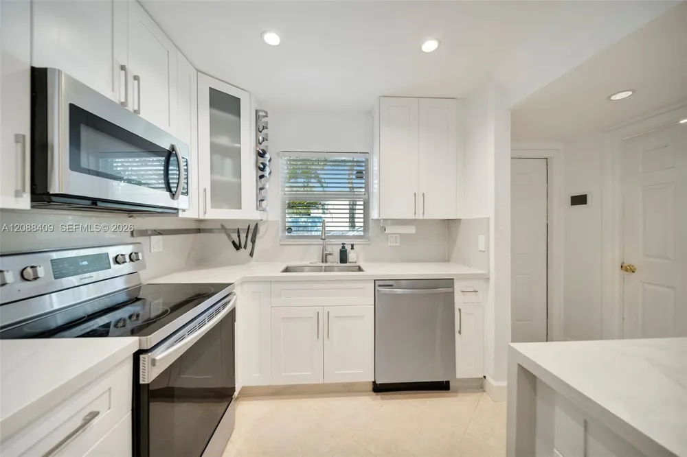 2801 34 Ave Hollywood, FL 33021