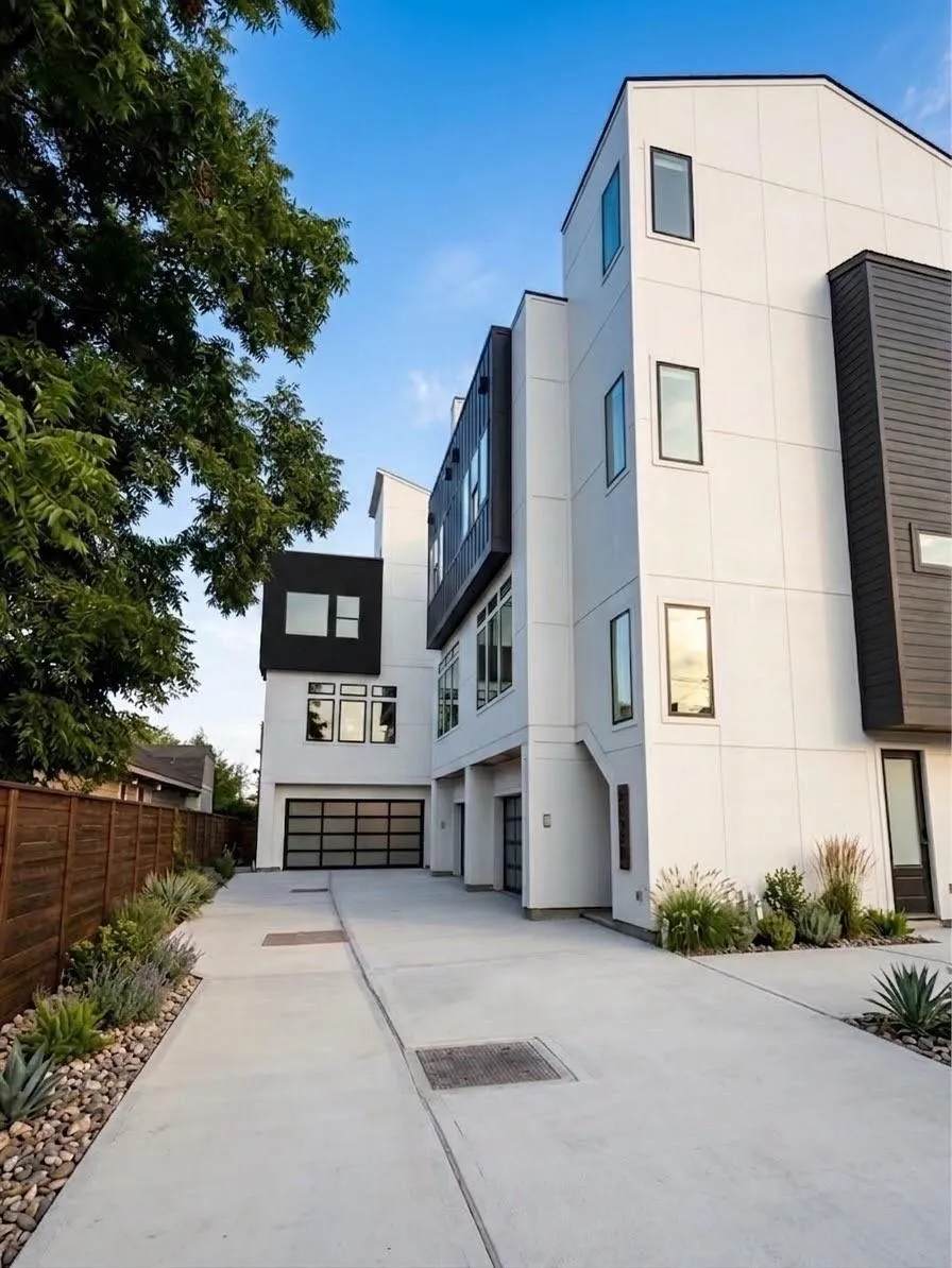 1105 York Street #B Houston, TX 77003