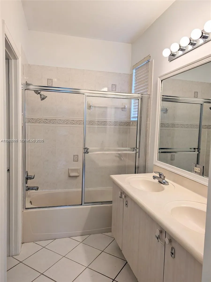 911 Phoenix Way Weston, FL 33327