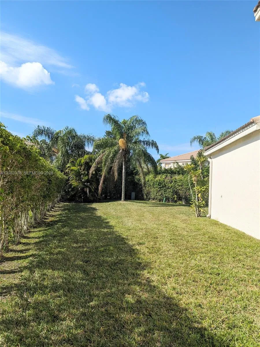 911 Phoenix Way Weston, FL 33327