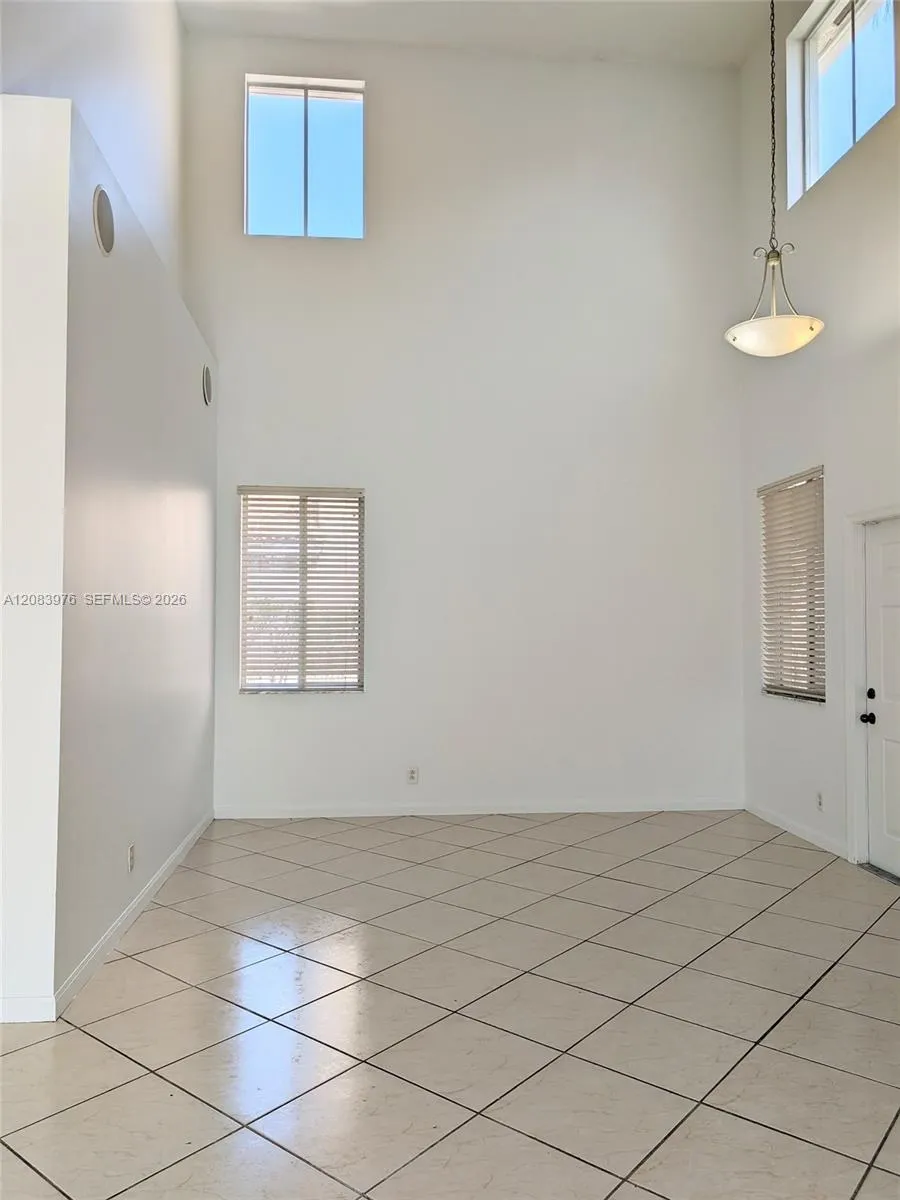 911 Phoenix Way Weston, FL 33327