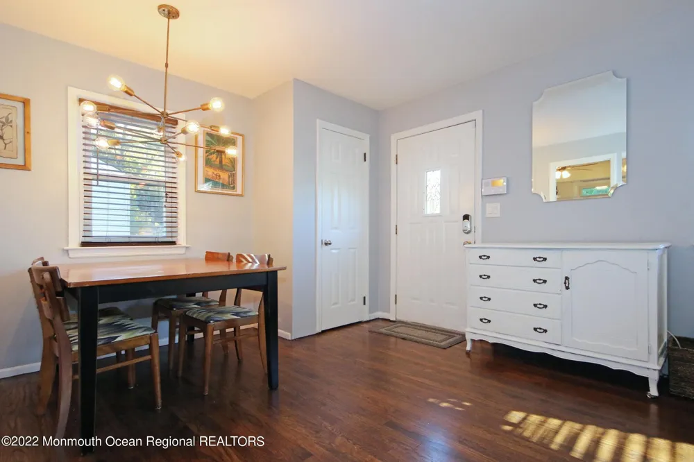 18 Crestview Drive Middletown, NJ 07748