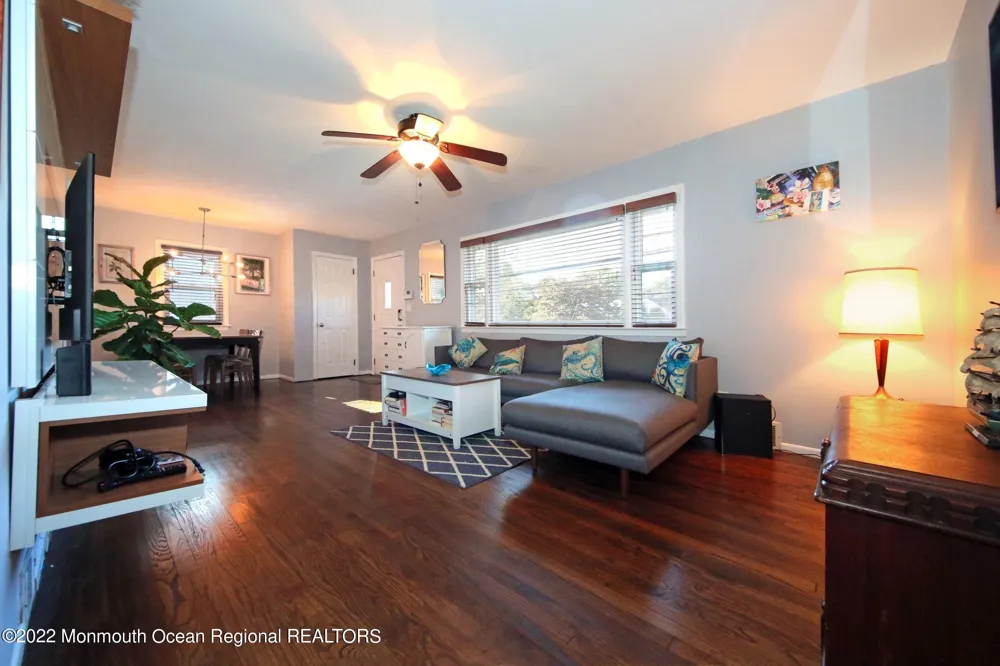 18 Crestview Drive Middletown, NJ 07748