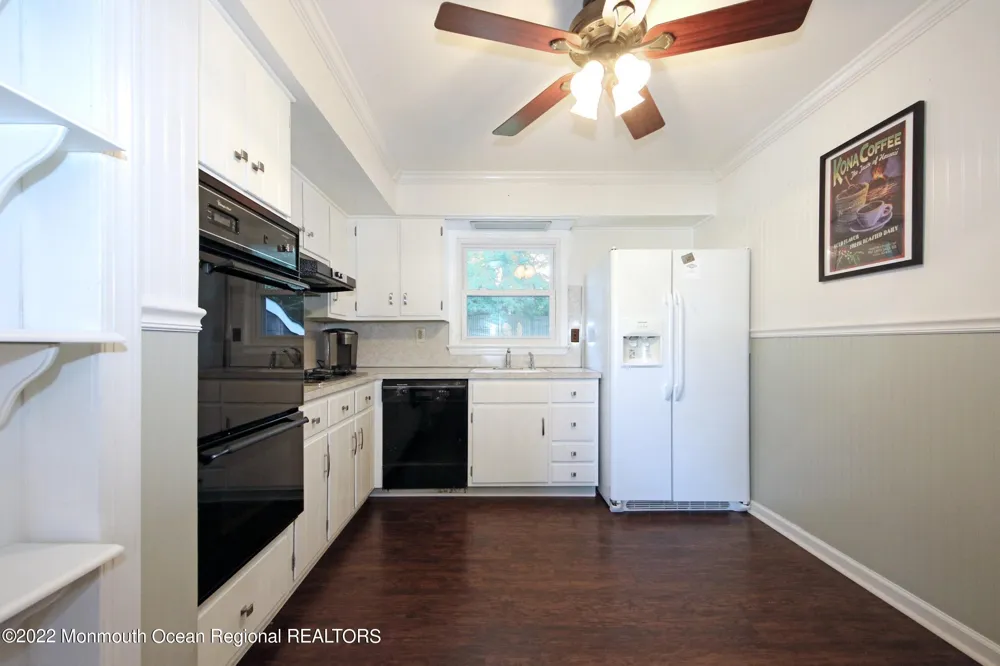 18 Crestview Drive Middletown, NJ 07748