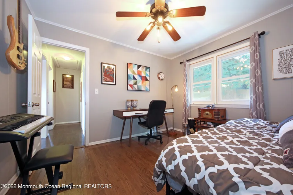 18 Crestview Drive Middletown, NJ 07748