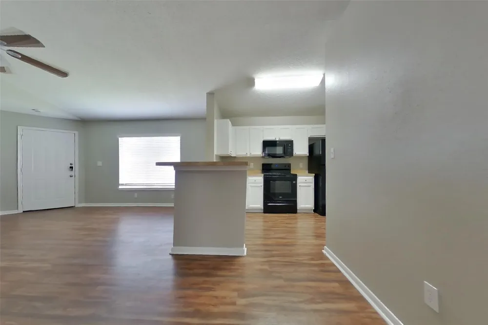 3130 Kelling Street Houston, TX 77045