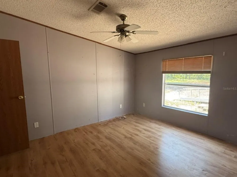 18351 SE 62ND PLACE Ocklawaha, FL 32179