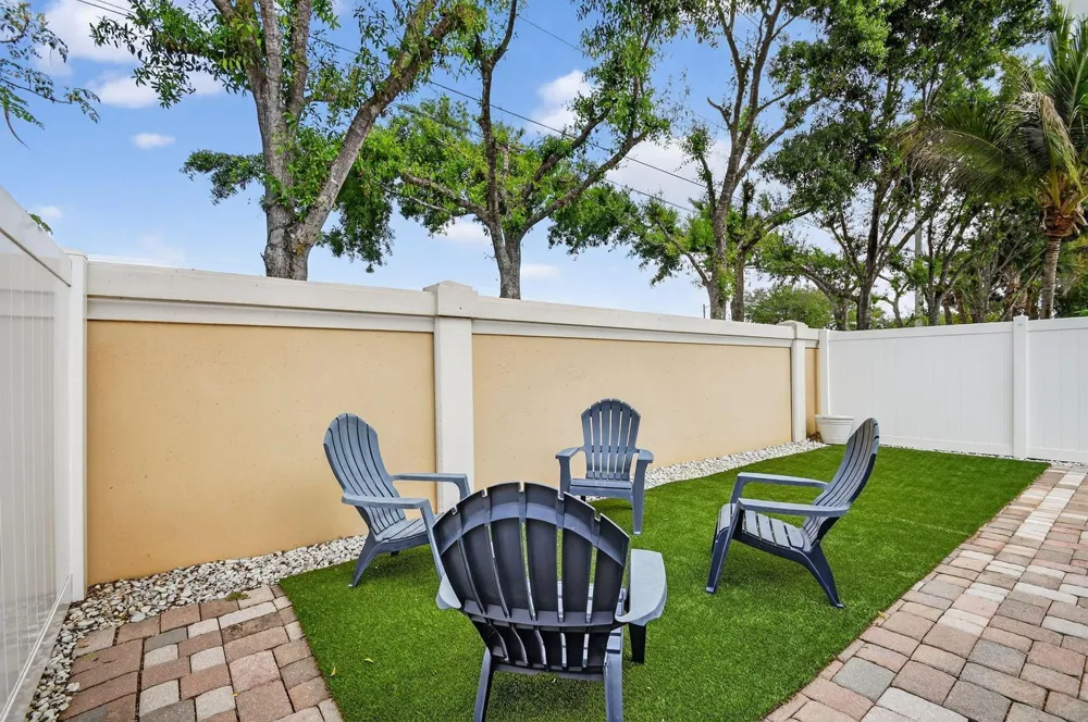 3387 Commodore Court West Palm Beach, FL 33411