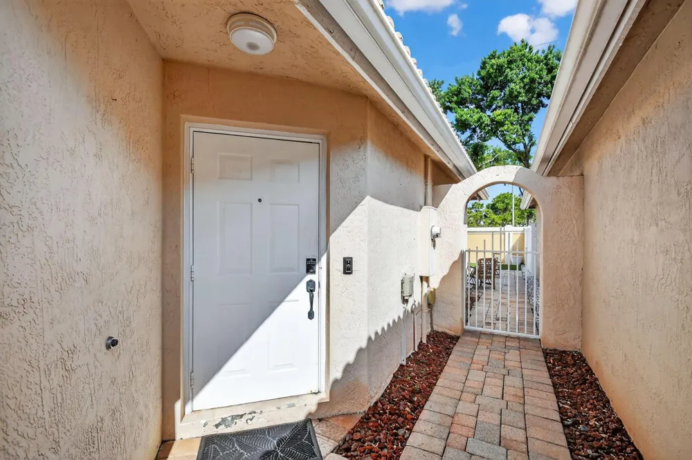 3387 Commodore Court West Palm Beach, FL 33411