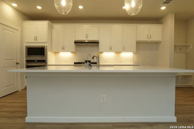 2618 SUNCADIA LN San Antonio, TX 78245