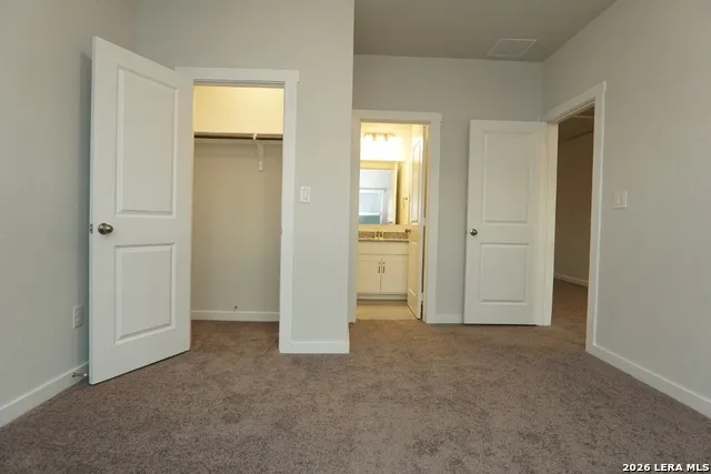 2618 SUNCADIA LN San Antonio, TX 78245